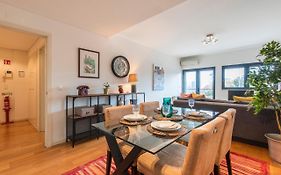 Fancy Apartment W/Metro At Doorstep By Lovelystay